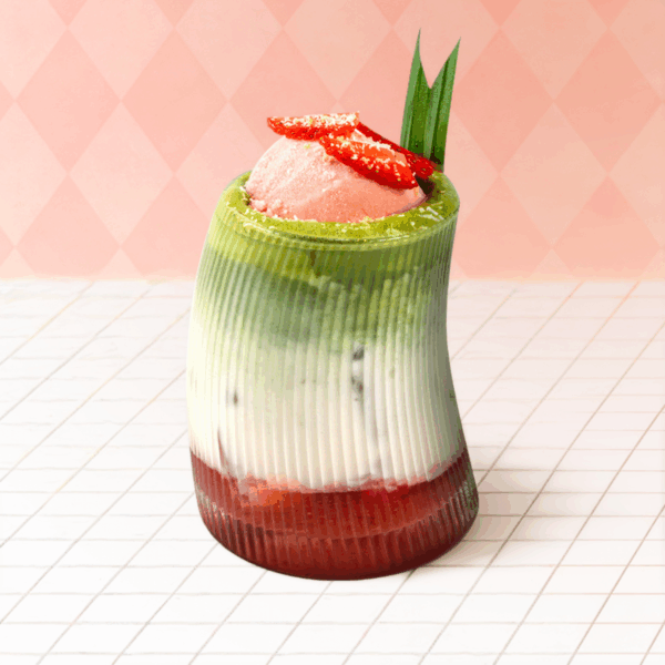 Cream Strawberry Matcha Latte/Kem Dâu Matcha Latte